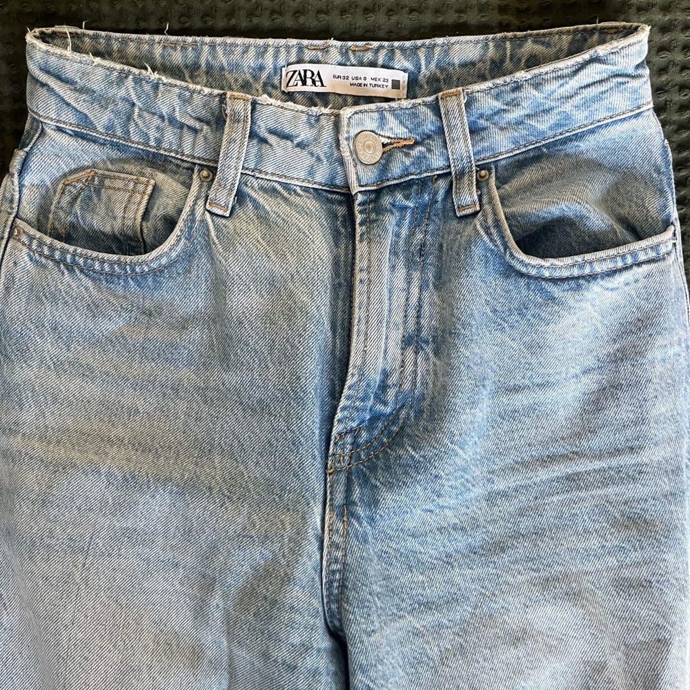 Zara Women’s Z1975 Light Blue Jeans